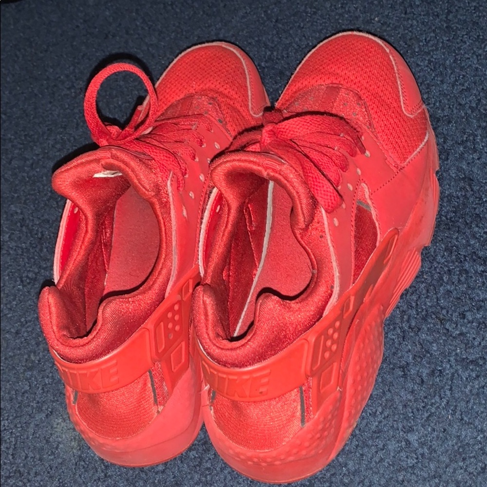 red huraches